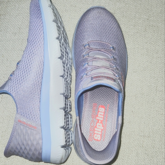 Women's Skechers - Picture 2 of 11